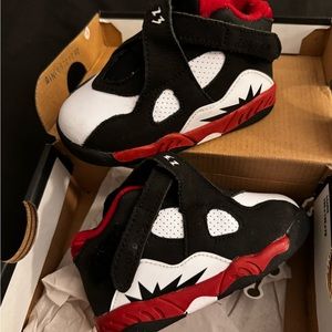 Toddler Jordan retro 8 like new size 7c worn once